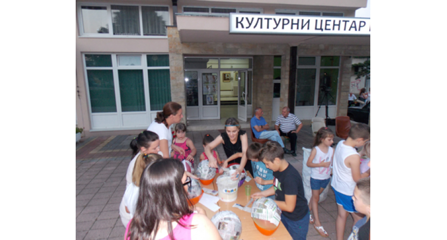 Počela dečja radionica za izradu pinjata